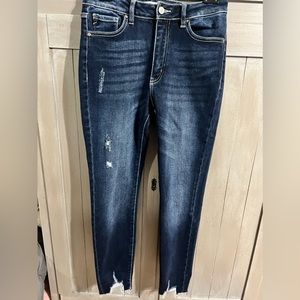 Kancan jeans distressed.